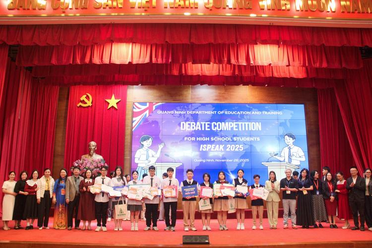THẦY LÊ TRẦN HUY THAM GIA BAN GIÁM KHẢO CUỘC THI ISPEAK 2025