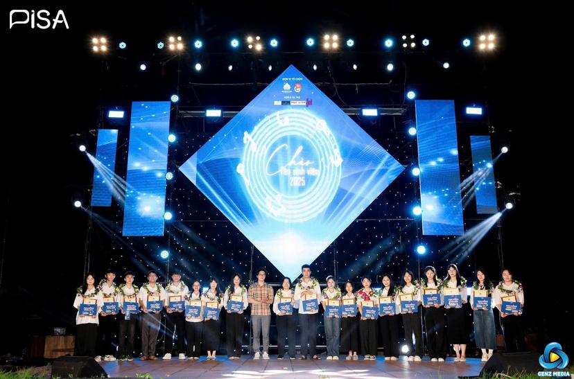PISA CHUNG TAY GIEO HẠT GIỐNG TRI THỨC CÙNG TÂN SINH VIÊN ĐẠI HỌC HẠ LONG