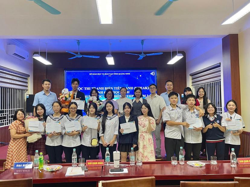 THẦY GIÁO LÊ TRẦN HUY PISA THAM GIA BGK TRANH BIỆN UÔNG BÍ